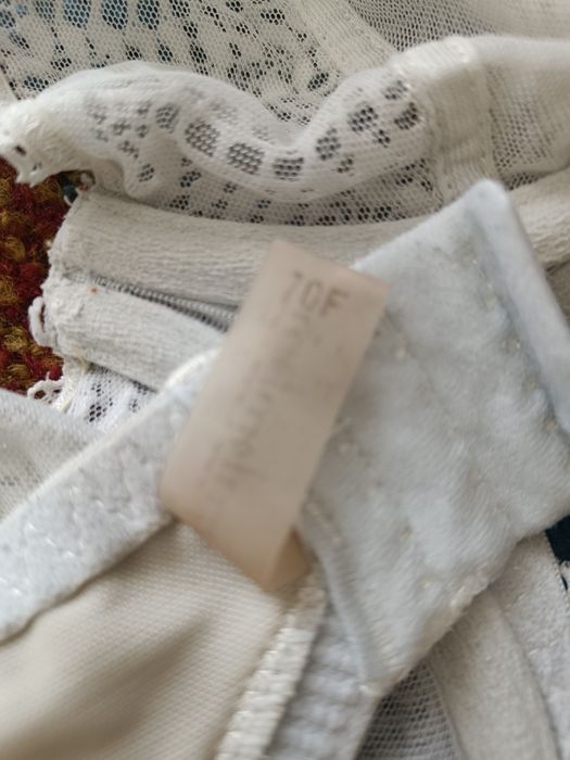 Бюстгальтер F 70