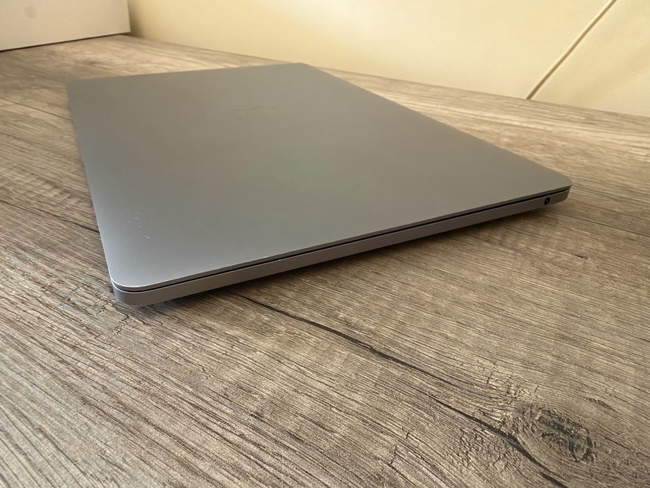 MacBook Pro 13 M1 8/256GB 92%bateria