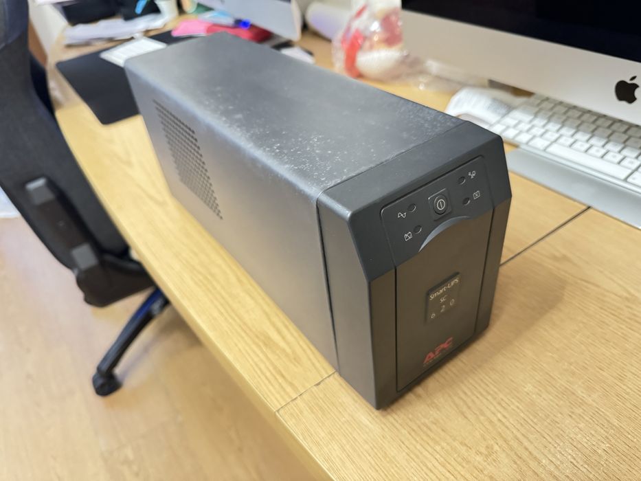 Damaged APC Smart-UPS 62064283892196993121