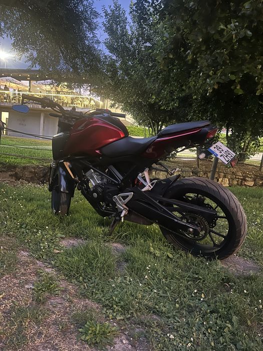 Honda cb125r precisa de motor