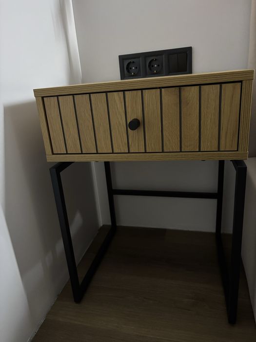 Приліжкова тумба