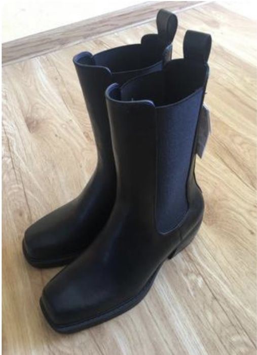 Чоботи фірмові BERSHKA!!!