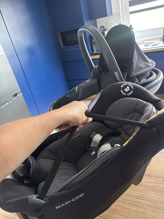 Maxi cosi coral. Fotelik niemowlęcy + baza