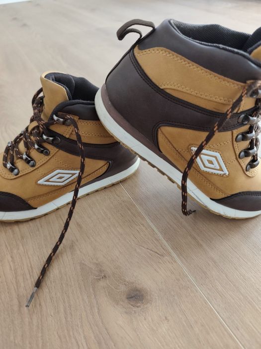 Jesienne chłopięce buty Umbro rozm.34