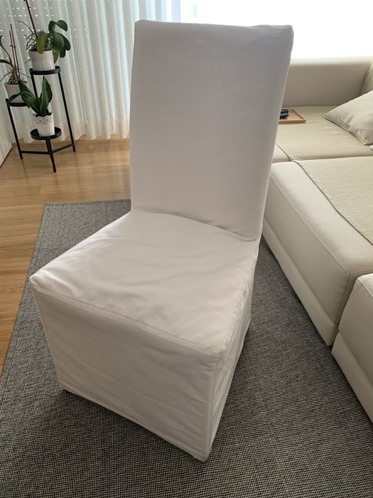 Cadeira IKEA com capa