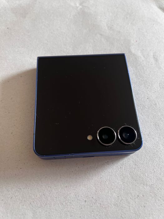 Samsung Galaxy Z Flip7