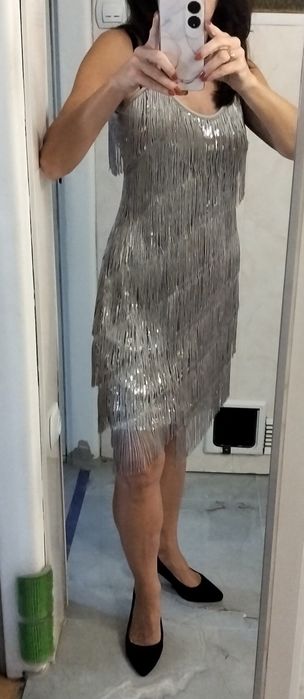 Sukienka z frędzlami