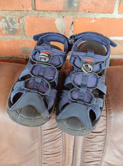 Sandały chłopięce r 35 4f