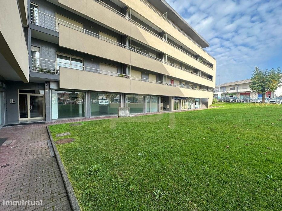 Arrenda-se loja no centro de Ribeirão com 98 m2.