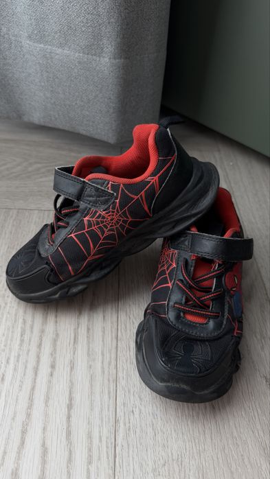 Świecące  buty, adidasy, SpiderMan rozmiar 31