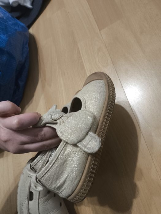 Buty na wiosnę dla dziewczynki r.28