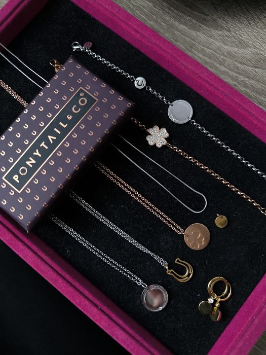 Biżuteria jeździecka ponytail co