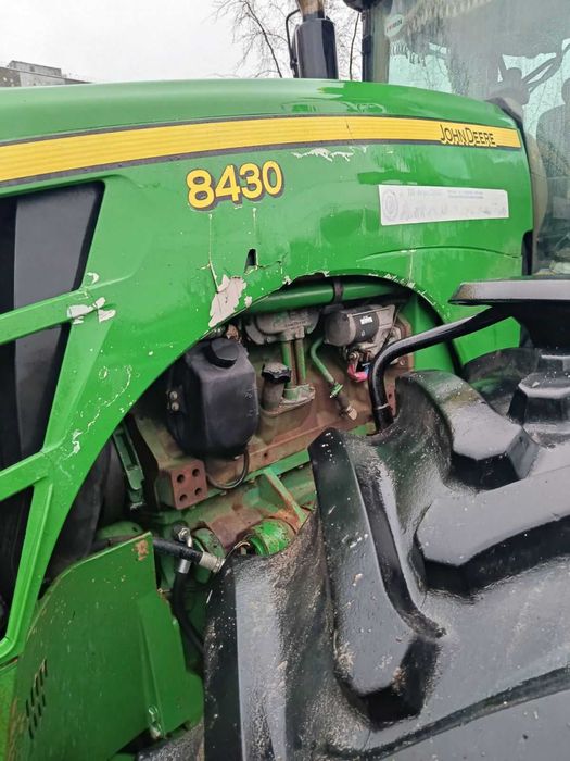 Трактор John Deere 8430
