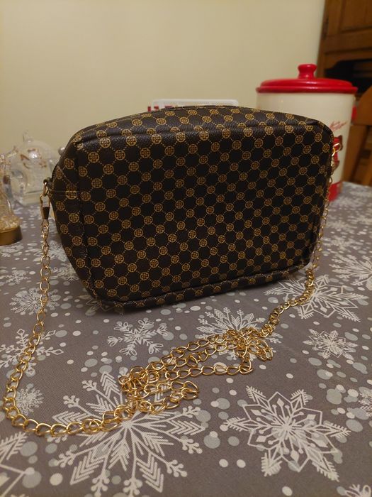 Brązowa torebka. Złoty łańcuszek #nerka