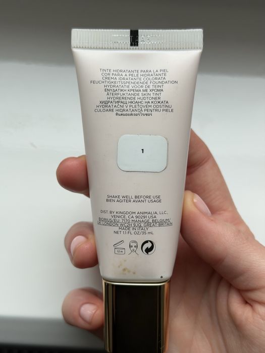 Hourglass Veil  Skin Tint 01