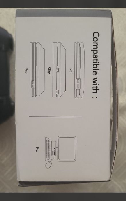 Pack completo da consola PS4 + um comando DUALSHOCK 4 (com um pequeno defeito -> descrição) + um comando compatível para PS4, PS4 slim, PS4 pro e PC