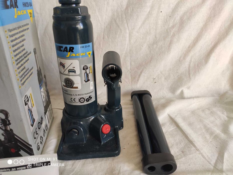 Домкрат гидравлический грузоподъемностью 2 тонны, новый.