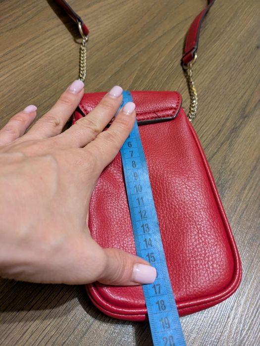 Маленькая сумочка guess