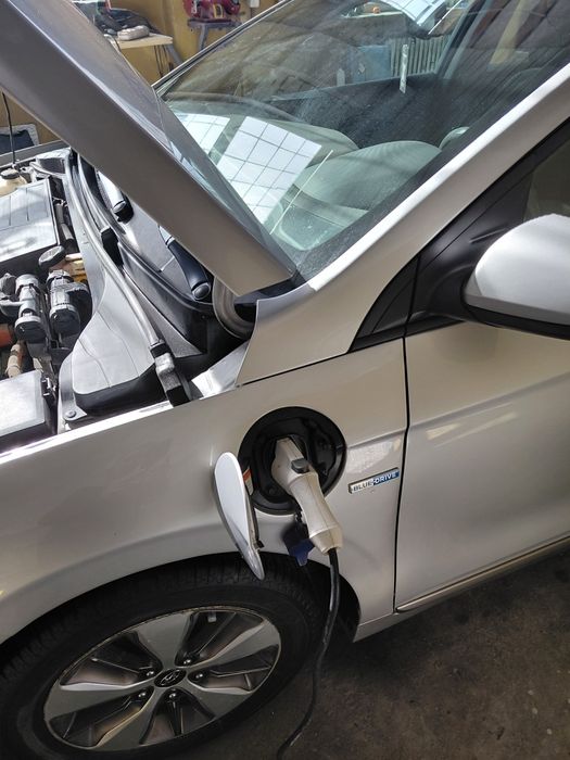 Ионик заряжаемый гибрид продам