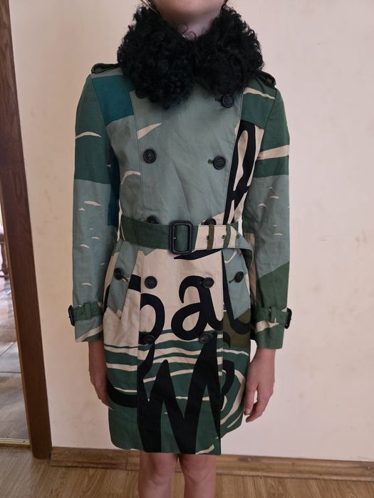 Продам пальто (тренч)дитячий BURBERRY