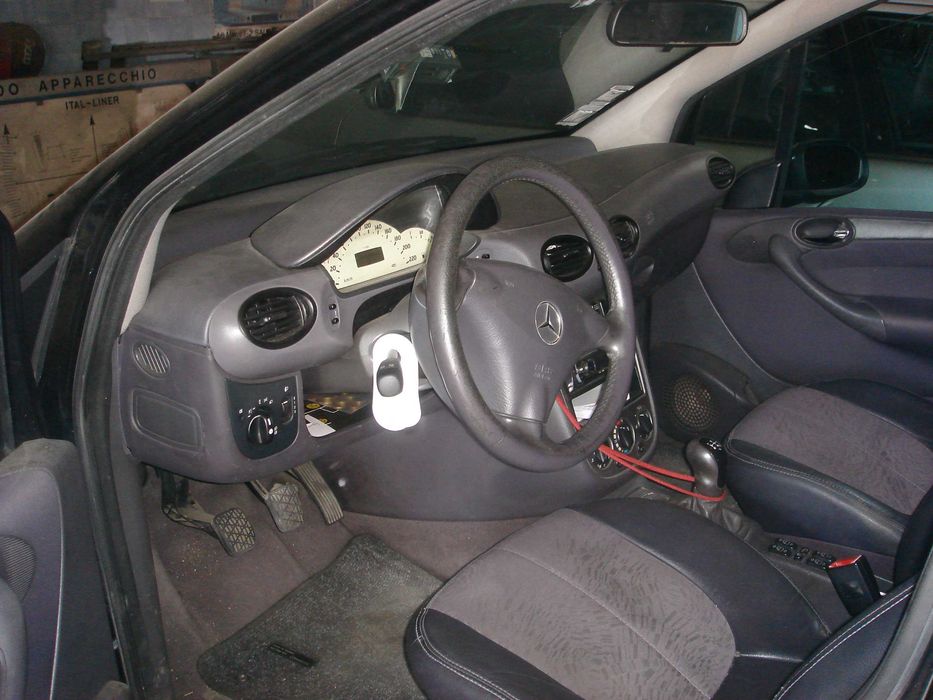 vendo Mercedes 170 cdi de 2003-4 e esticador de carro