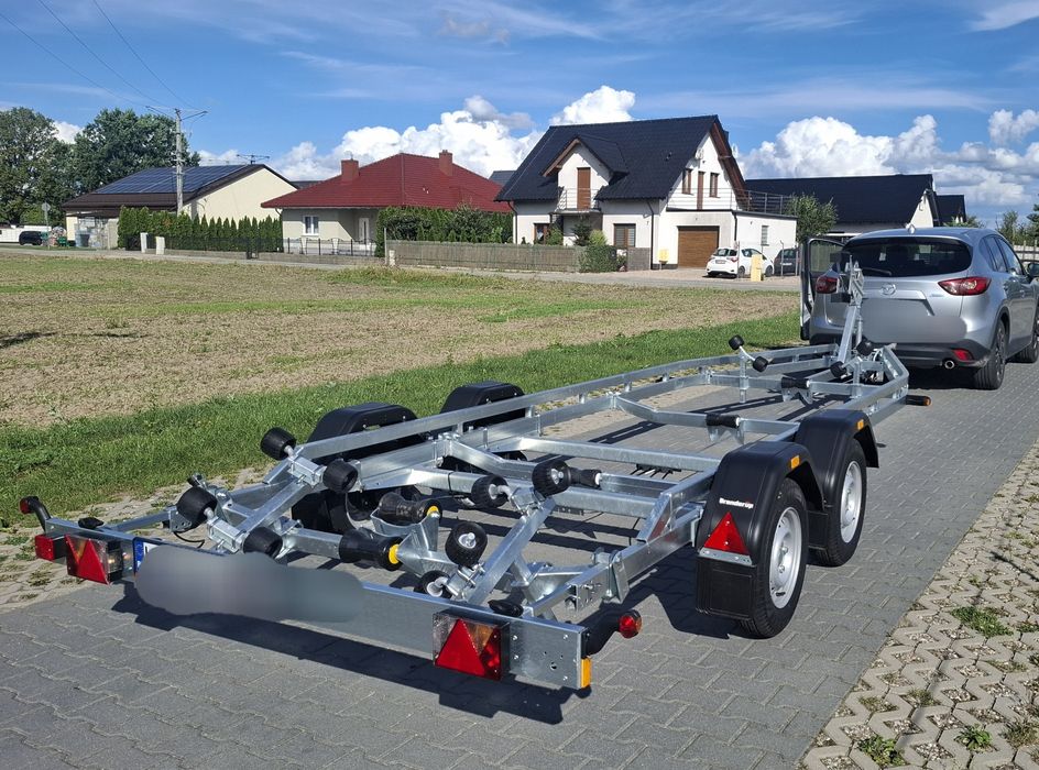 Motorówka kabinowa 7m rok 2001