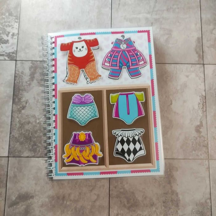 Розвиваюча книжечка, альбом, на липучках лялька Lol, гра