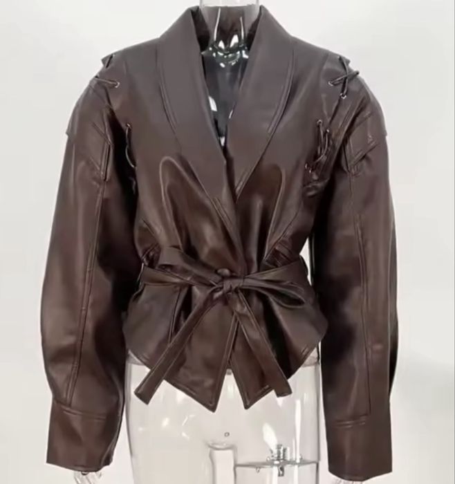 Стильна куртка коричневого кольору, шкір зам