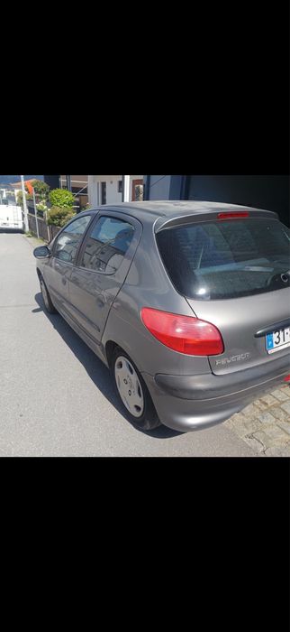 Peugeot 206 em bom estado