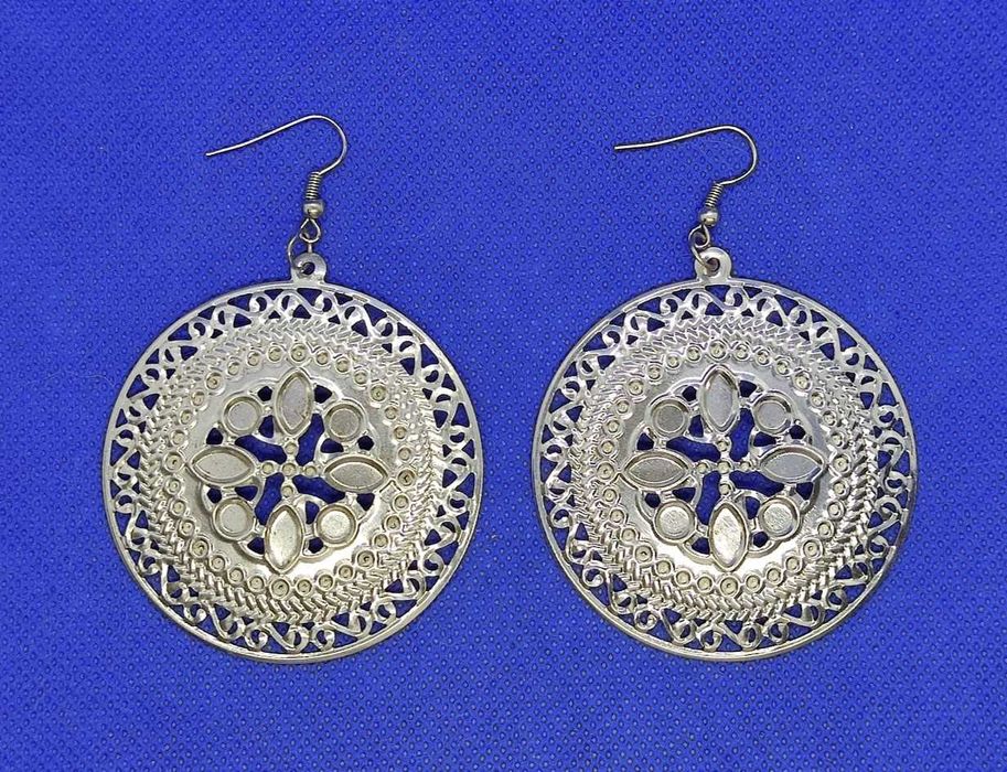 Peças artigos bijuteria adornos pendentes brincos colares