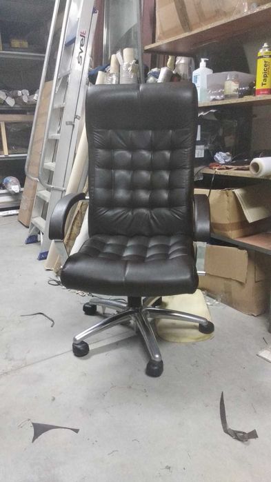 Перетяжка комп'ютерних та офісних крісел у Львові