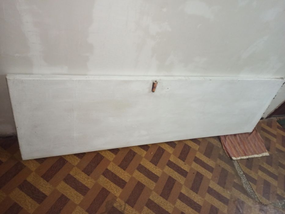 Стекло оконное листовое новое. Дверь межкомнатная. Белая