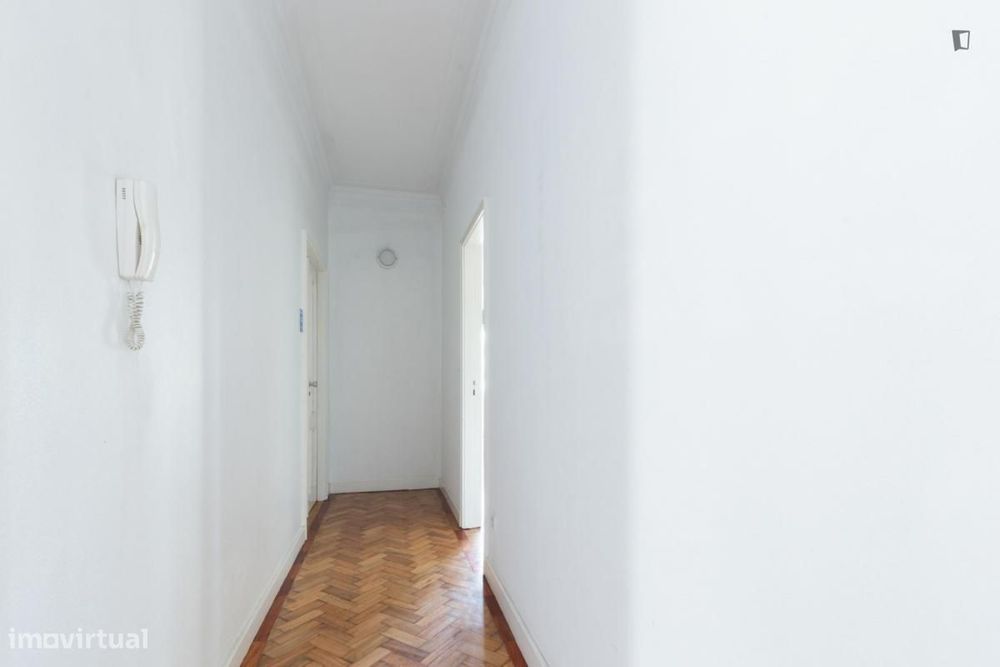Quarto - localizado em Paranhos Porto