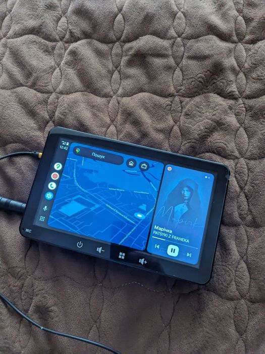 Мультимедійний монітор для авто, Carplay та Android Auto.