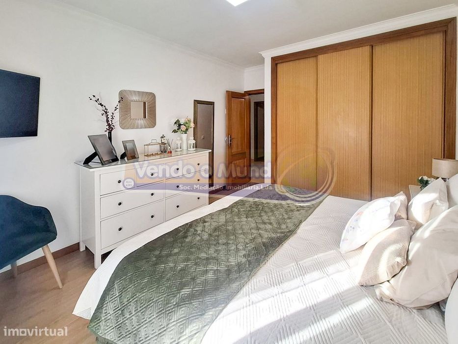 Apartamento T4 em Benavente (B659)