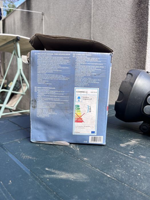 Foco manual com acumulador