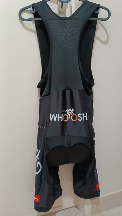 Equipamento Ciclismo UAE Emirates XRG 2025 NOVO