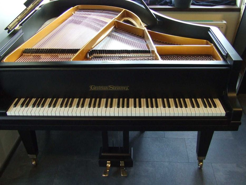 Fortepian Grotrian Steinweg mod 160 po renowacji, czarny