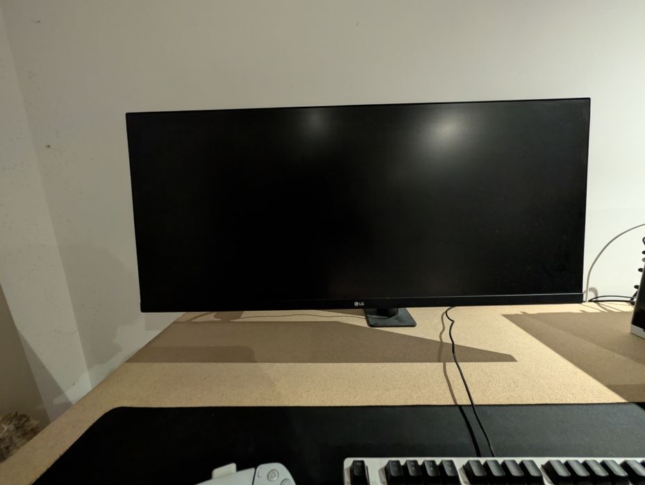 Monitor LG Ultra Wide Ergo