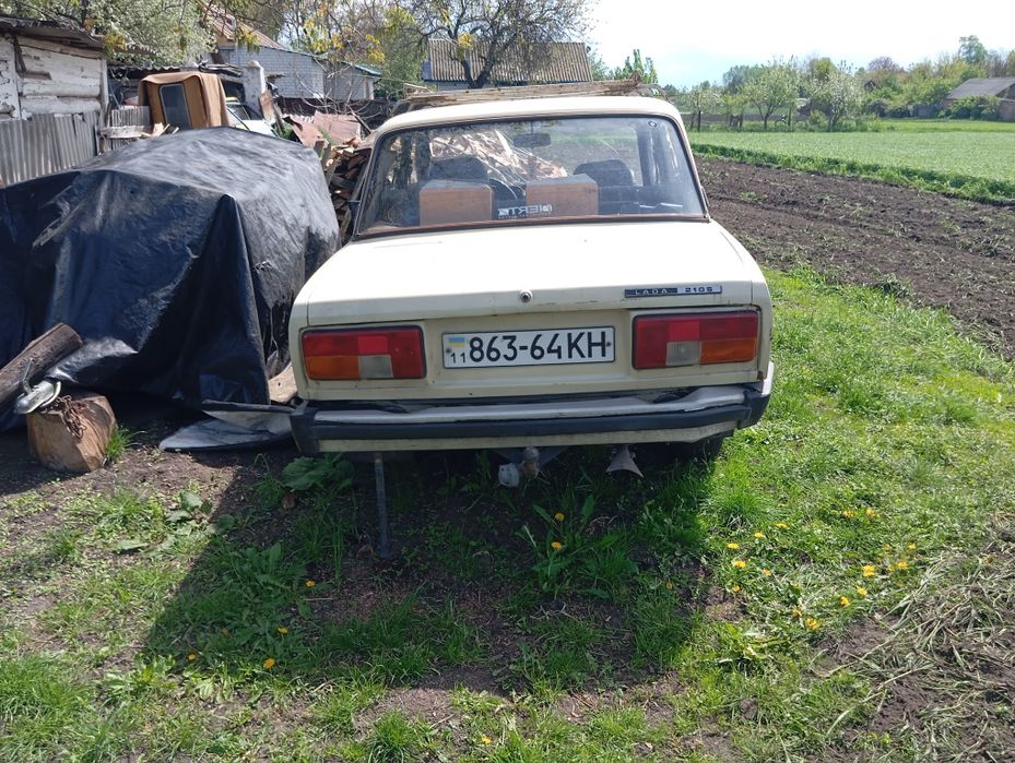 Автомобіль ВАЗ 2105