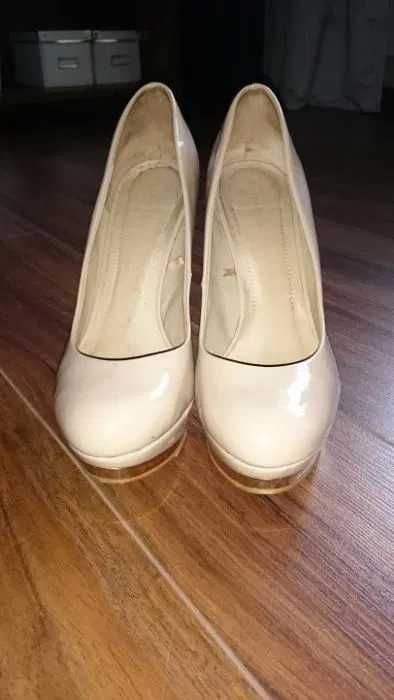 Zara Szpilki / Platformy Nude r. 40