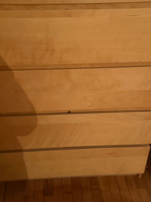 Cómoda MALM IKEA - 4 gavetas deslizantes