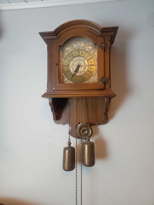 Wiszący zegar ścienny wagowy