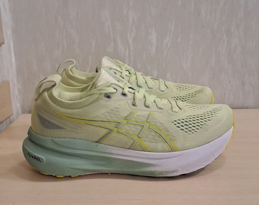 кросівки Asics Gel-Kayano