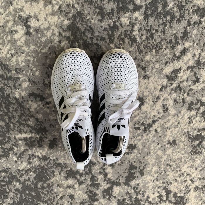 Продпю Білі кросівки Adidas