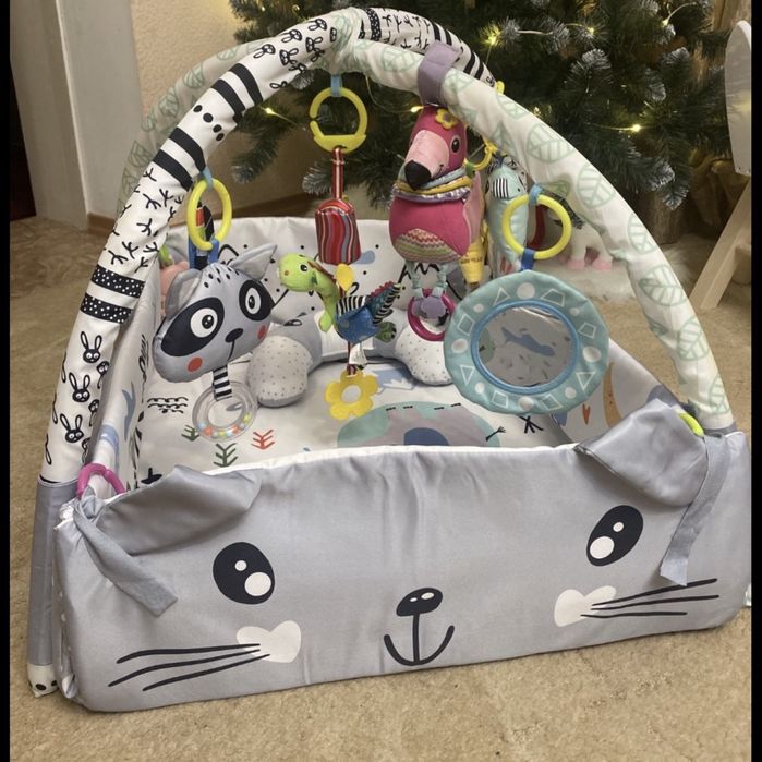 Дитячий інтерактивний розвиваючий мʼякий килимок з нависними іграшками