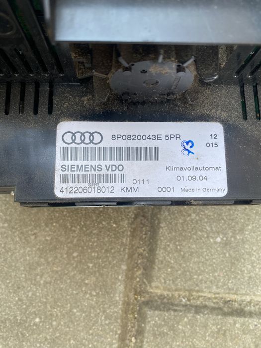 Panel nawiewu audi a3 8p 8P0820043E