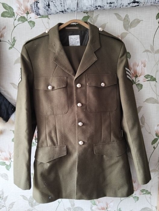 Британський кітель уніформа