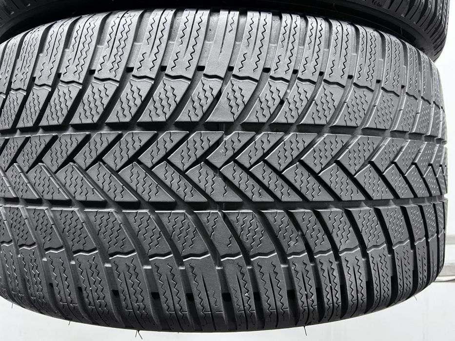 2шт зима 255/40/R18 Bridgestone Blizzak LM005