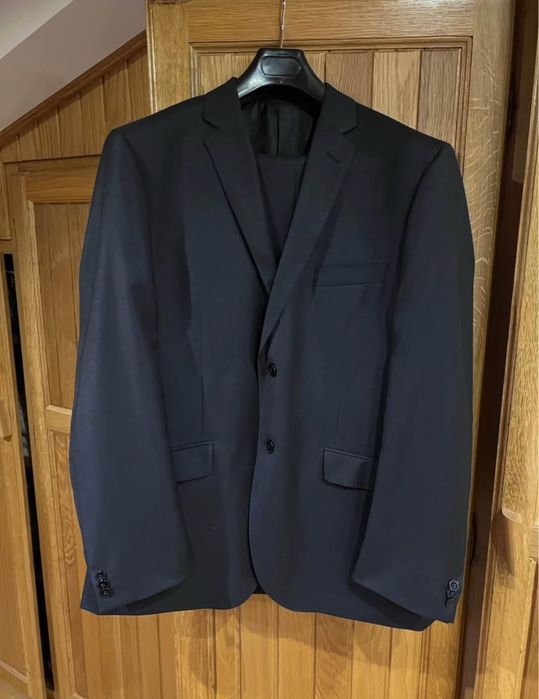 Fato em lã novissimo usado uma vez